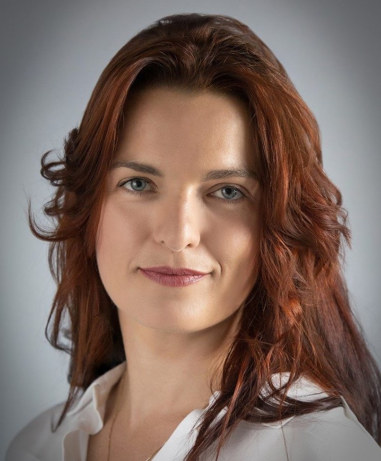 woman-4525646-e1617183605882